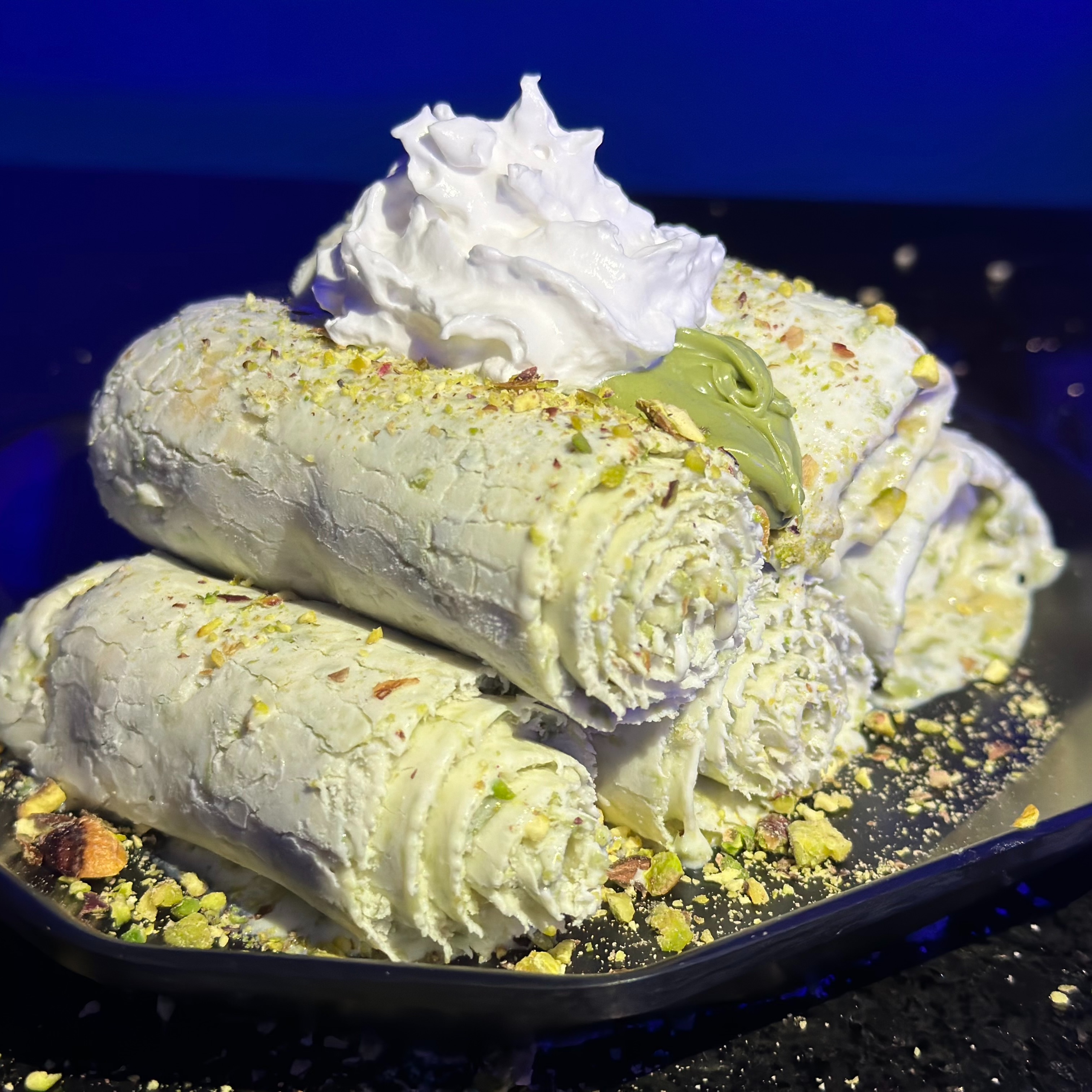 Pistachios roll